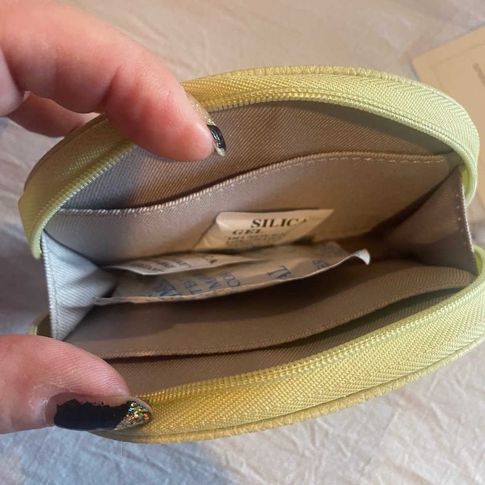 NWT Thirty-one Half-moon Card Wallet - Picture 4 of 4